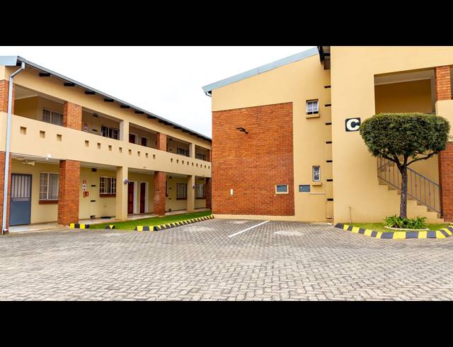 4,100M² BUSINESS FOR SALE IN ORMONDE
